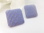 Preview: Gestreifte Stoff Knopf Ohrstecker Button blau