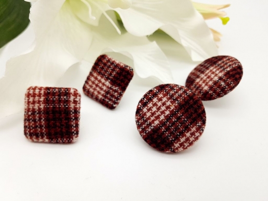 Preview: Stoff Karo Muster Ohrstecker braun schwarz weiß