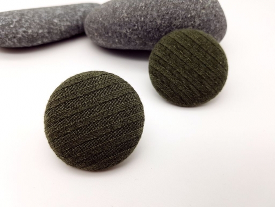 Preview: Stoff Knopf Ohrstecker Button dunkelgrün BIG