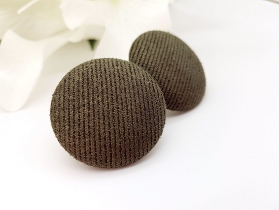 Preview: Stoff Knopf Ohrstecker Button dunkelgrün BIG