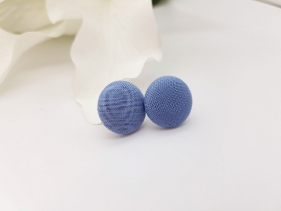 Preview: Stoff Knopf Ohrstecker Button hellblau